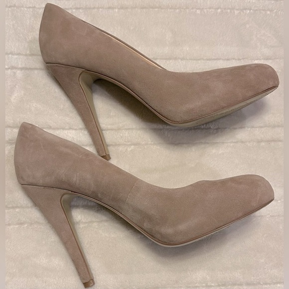Nine West beige suede high heels size 9M - Picture 2 of 6